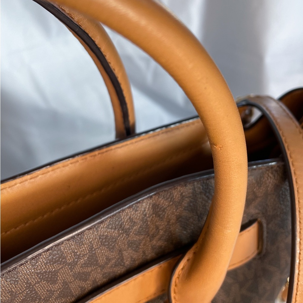 Michael Kors Leather Hamilton Satchel Bag Purse with Crossbody Strap - Picture 5 of 15